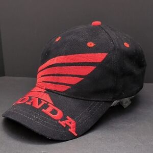 Time Design Inc, Powered By Honda Men's Black/Red Snapback Hat.